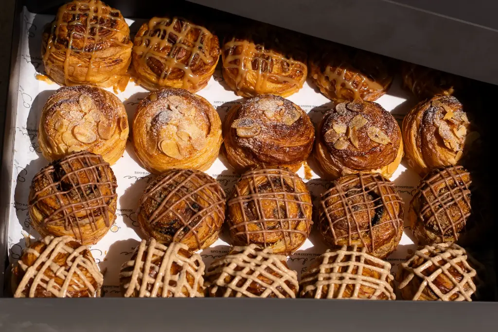 BOX OF SWEET MINI ROLLS 12PCS