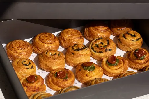 SAVORY MINI ROLLS 20PCS