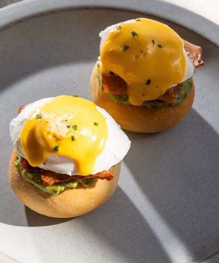EGGS BENEDICT -بيض بينديكت