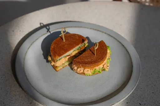 SPICY TUNA CROISSANT SANDWICH
